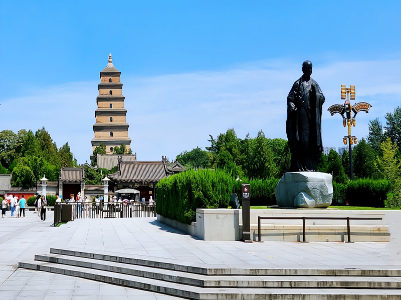 <b>西安•壶口瀑布•秦始皇陵兵马俑•华清池•华山•乾陵•法门寺•延安•杨家岭•黄帝陵•大唐不夜城•大慈恩寺•大雁塔 双飞8天7晚游【全景盛宴】</b>