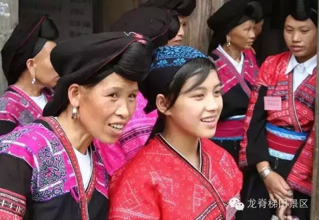 2015年龙脊梯田红瑶晒衣节如约而至