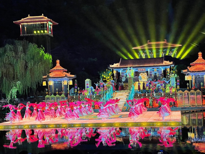 <b>西安•秦始皇陵兵马俑•华清宫•长恨歌•大唐不夜城•大慈恩寺•大雁塔 双飞5天4晚游【盛唐亿•长恨歌】】</b>