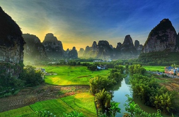 德天跨国瀑布•明仕田园•鱼鳞坝•通灵大峡谷•巴马长寿村 3天2晚游【畅游桂西南】